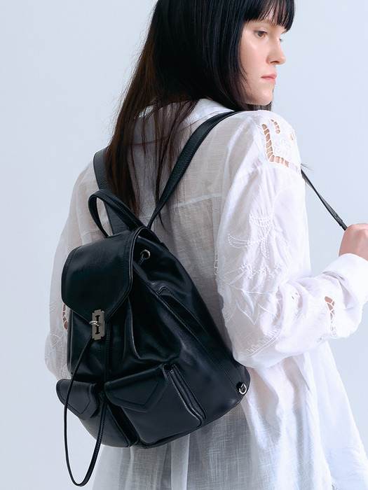 Occam Doux Double pocket Backpack M (오캄 두 더블 포켓 백팩 미듐) Black