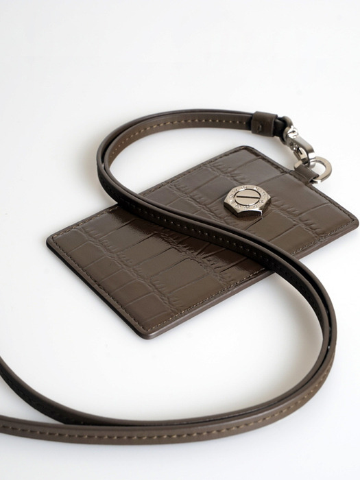 Metal Signature Necklace Card Wallet_Brown