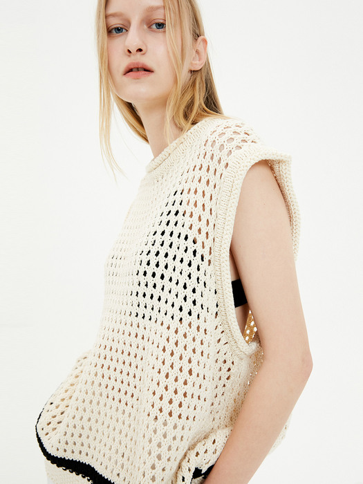 For men, Honeycomb knit Vest / Cream