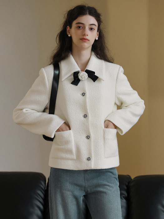 DD_White wool ribbon coat
