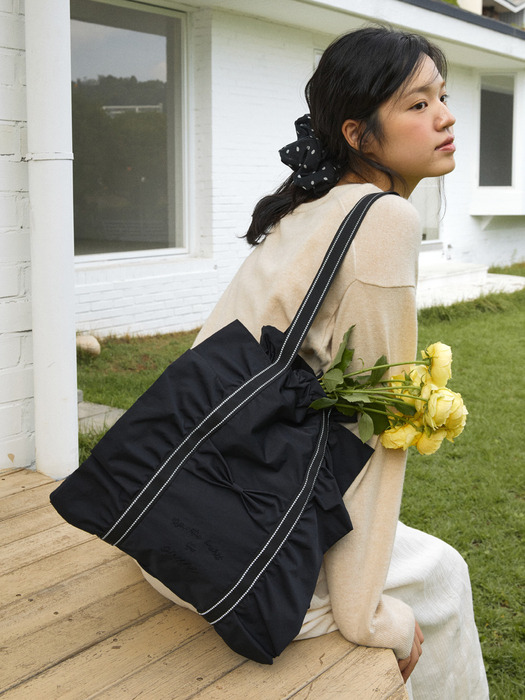 Ruffle drawstring bag_black