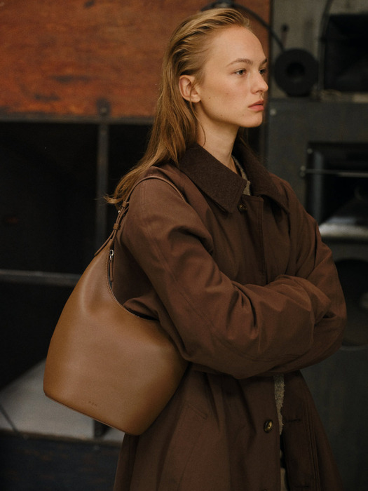 Medium Around hobo bag Brandy brown