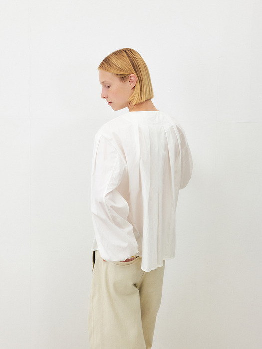 TFF ROUND NECK TUCK BLOUSE_2COLORS