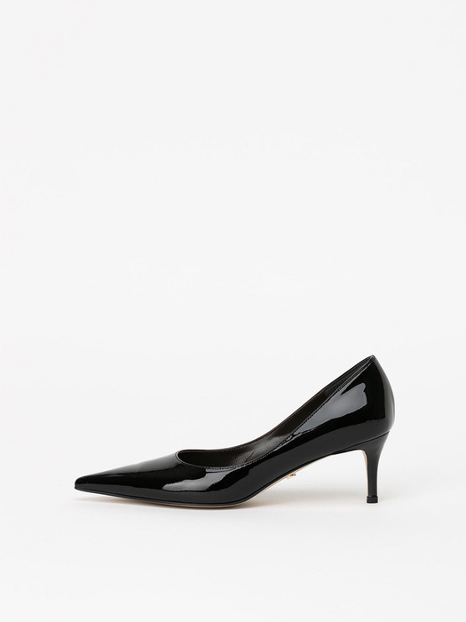 Constance Pumps in BLACK PATENT