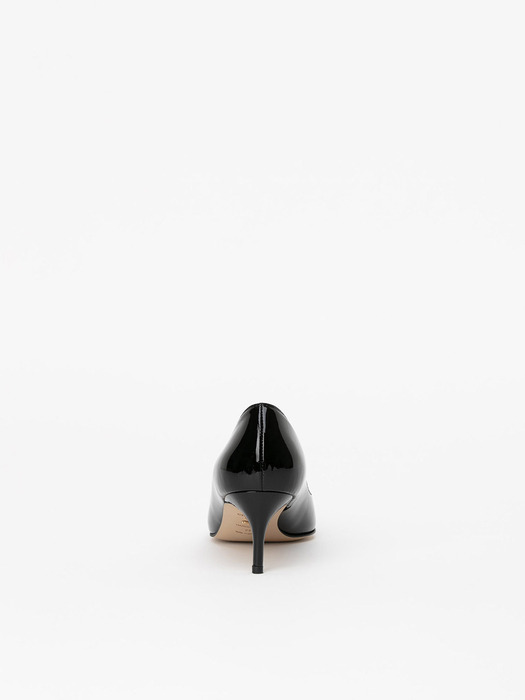 Constance Pumps in BLACK PATENT