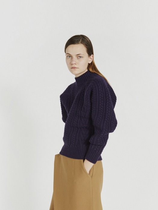 CABLE KNIT WOOL SWEATER (PURPLE)