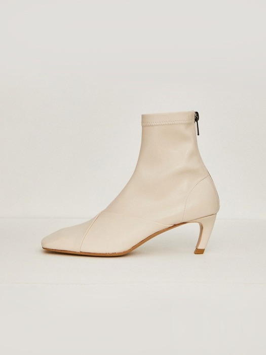 19FW SQUARE BOOTS - IVORY