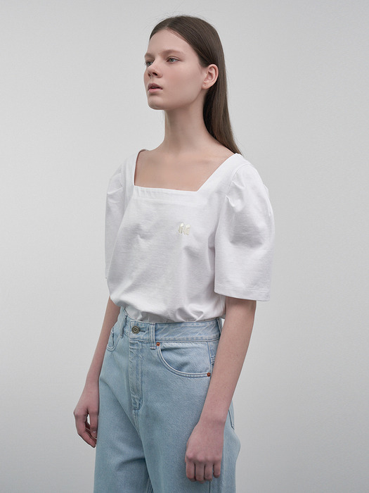 Square-Neck Puff-Sleeved T-Shirt (white)