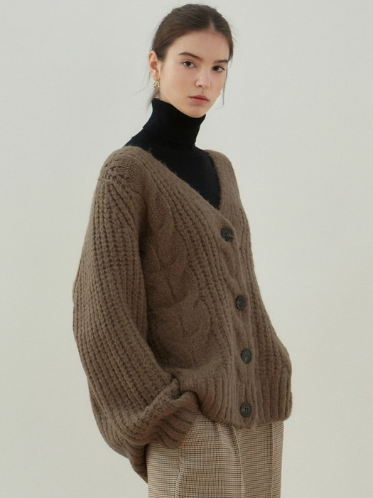 CABLE V KNIT CARDIGAN_MOCHA