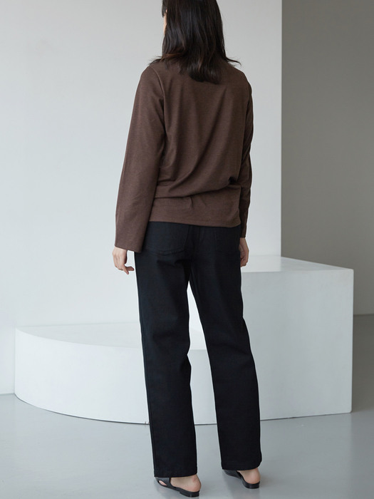 relexed wide turtle neck t _ brown