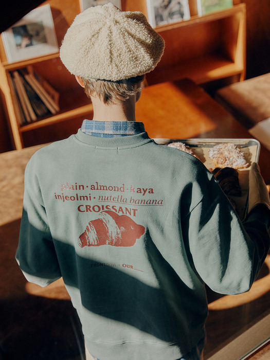 [X OUR Bakery][COTTON USA] Croissant Sweatshirt