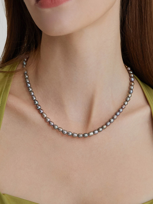 GRAY NATURAL PEARL NECKLACE AN421010