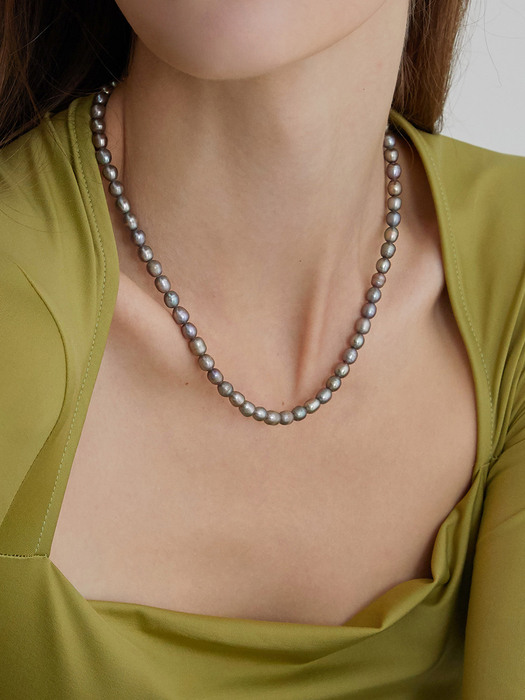 GRAY NATURAL PEARL NECKLACE AN421010
