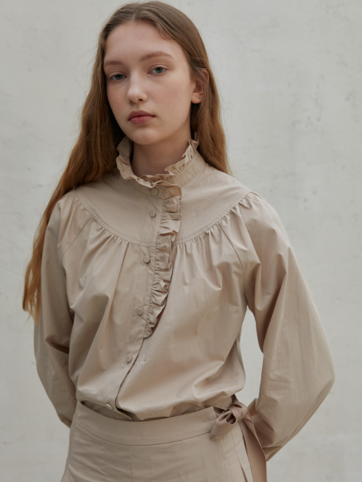 circle frill blouse-beige