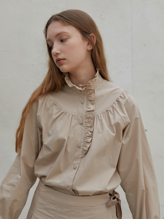 circle frill blouse-beige