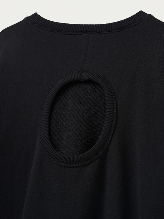 Cutout 2way sweatshirt in black 