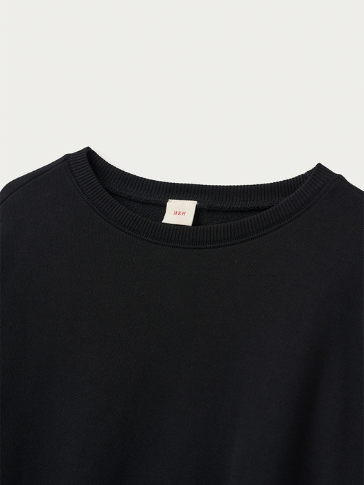 Cutout 2way sweatshirt in black 