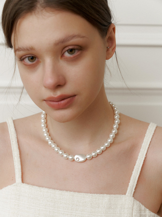 grace bold pearl necklace