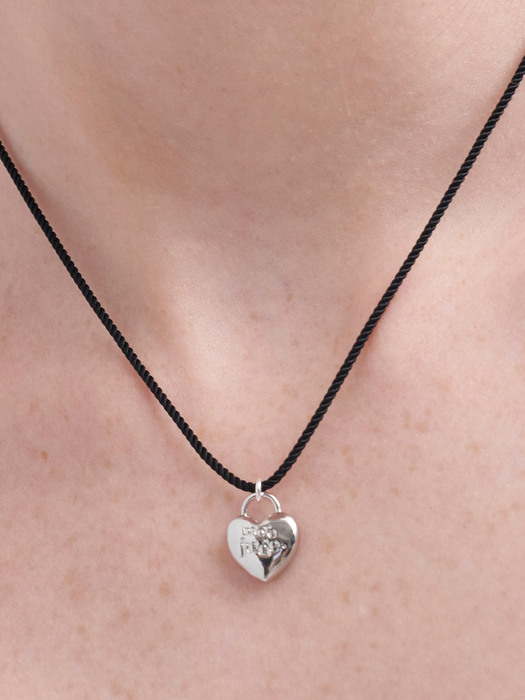 Carino heart nacklace
