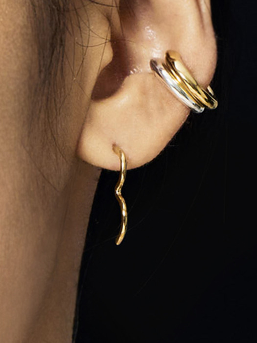 기와 라인 포인트 귀걸이 Giwa line point earring