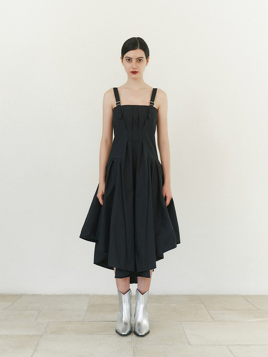 EDA Strap Dress-Black