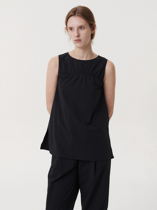 SHIRRING SLEEVELESS BLOUSE (BLACK)