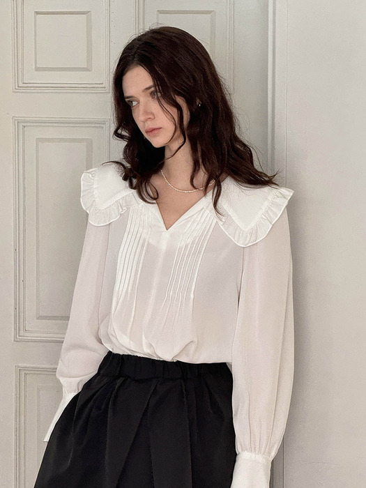 Lautre White Collar Pinturk Blouse