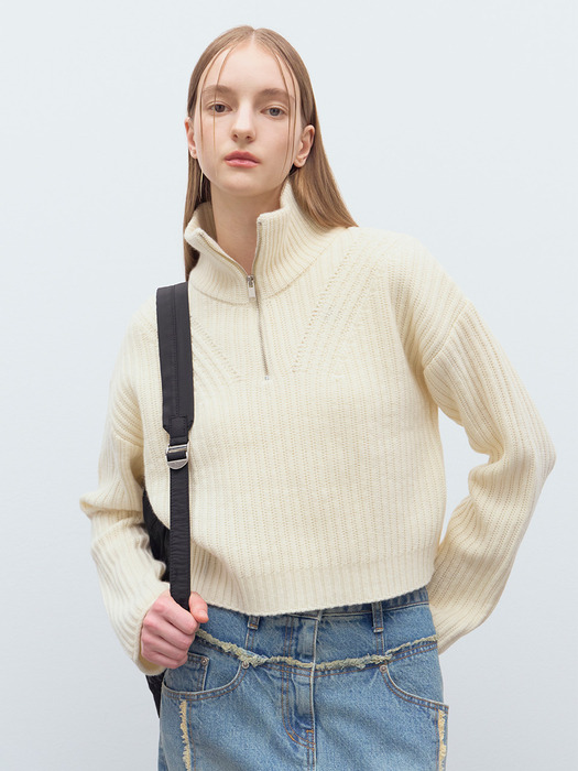 Half Zip-up Cropped Knit in Ivory VK4WP158-03