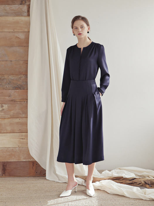 ROUND COLLAR BLOUSE+TUCKED A-LINE SKIRT SET (NAVY)