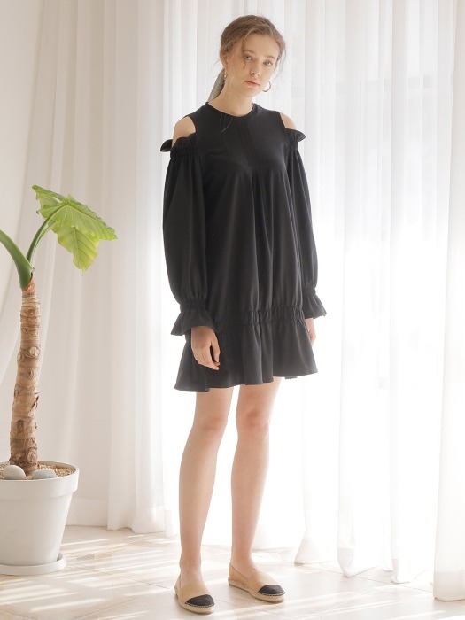 SHIRRING OPEN SLEEVE ONE-PIECE_BLACK