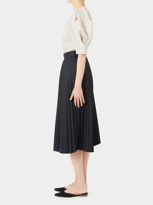 Black Lily Pleated Skirt