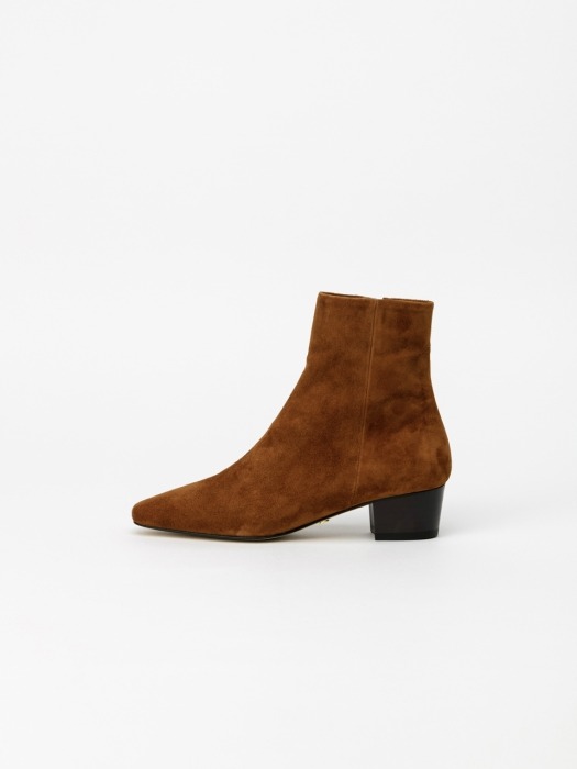 Eira Boots in Camel Brown Suede