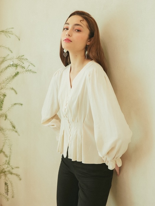 TUCK DETAIL BLOUSE_CREAM