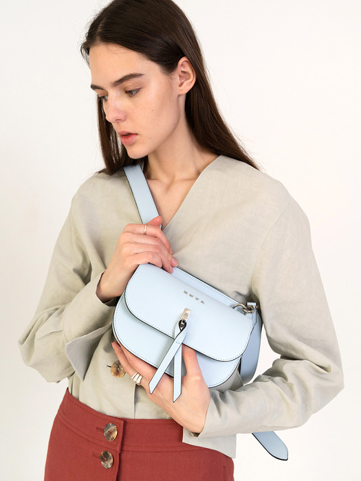 two halfmoon bag paleblue