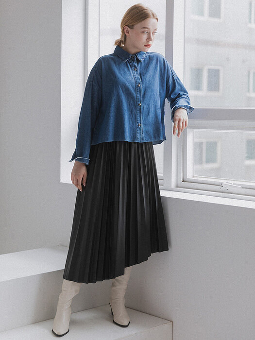 Unbalance leather pleats skirt