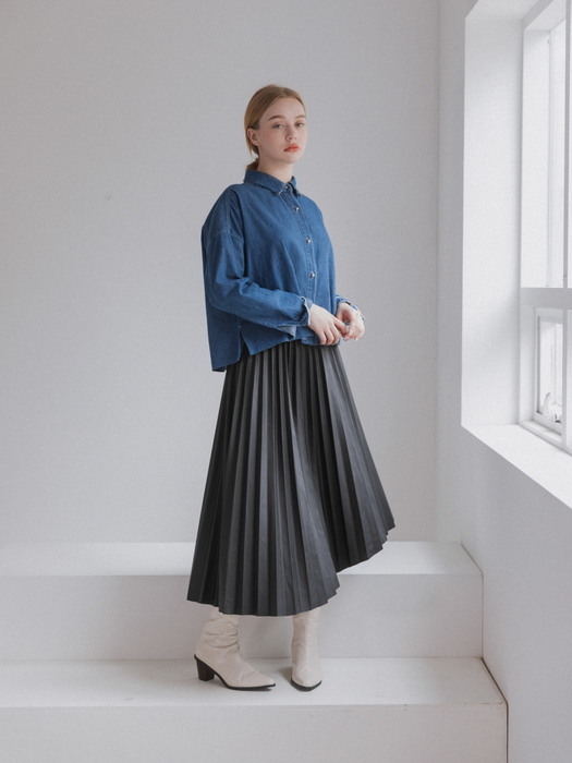Unbalance leather pleats skirt