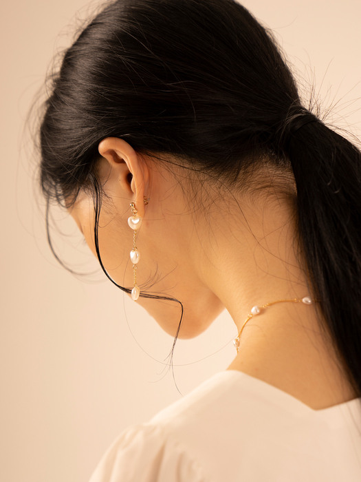 ARe20509_Heart Pearl Unbal Earrings