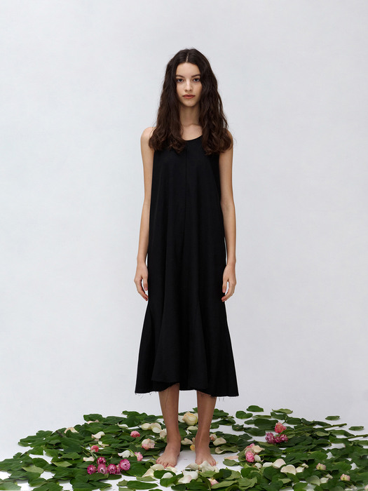 Wavy linen dress (black)