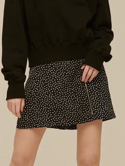 Flower Zipper Skirt pants [BLACK]