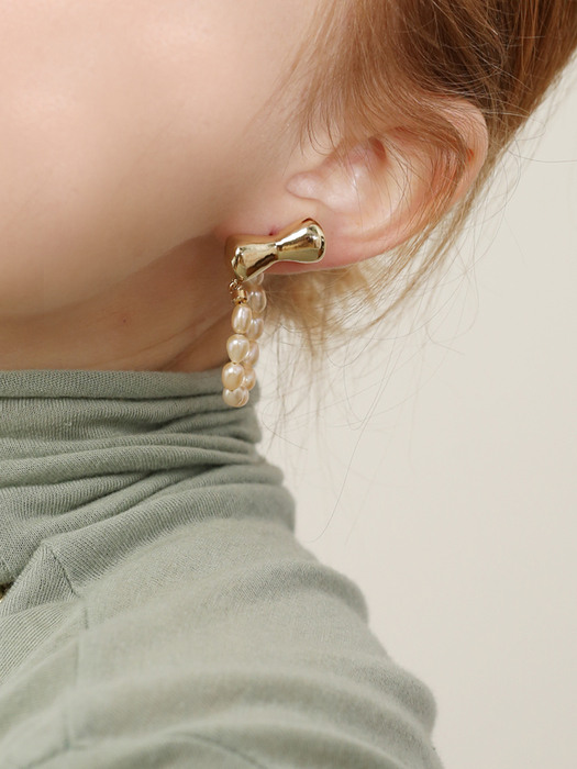 Ribon Pearl Earring