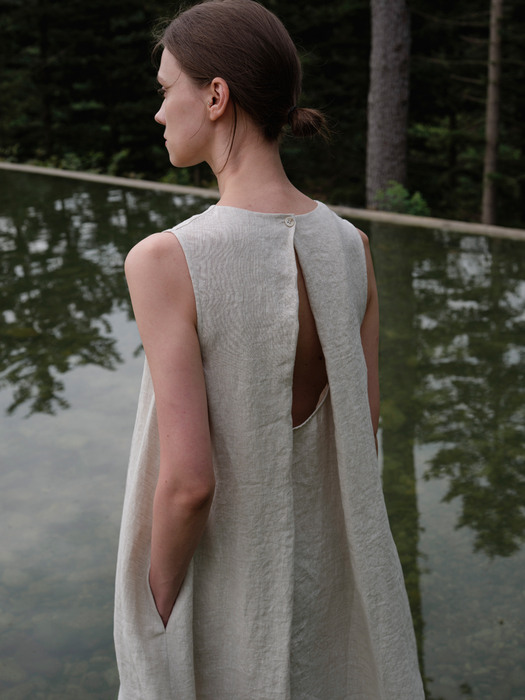 backless dress (natural)