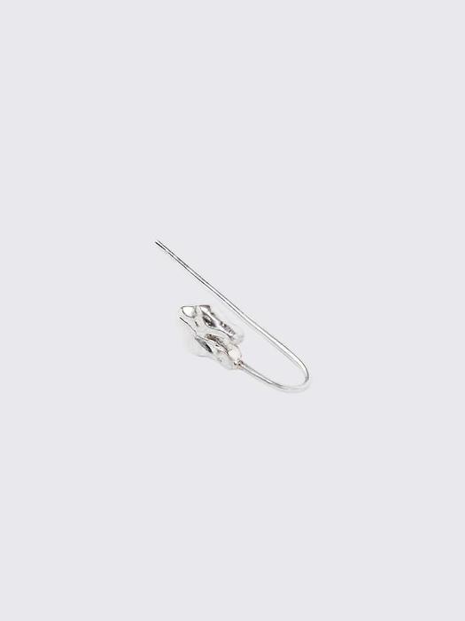 Destroyed pin earring Silver