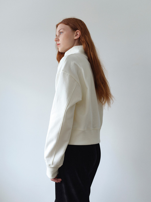 High neck crop sweatshirt / Ivory