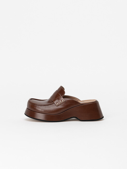 Touve Clog Mules in Textured Brown