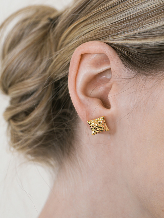 rhombus point earring E045