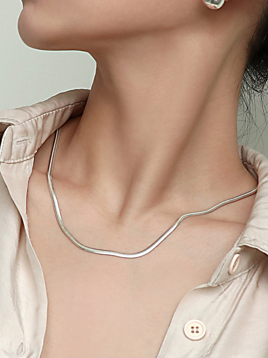 The plat silver necklace