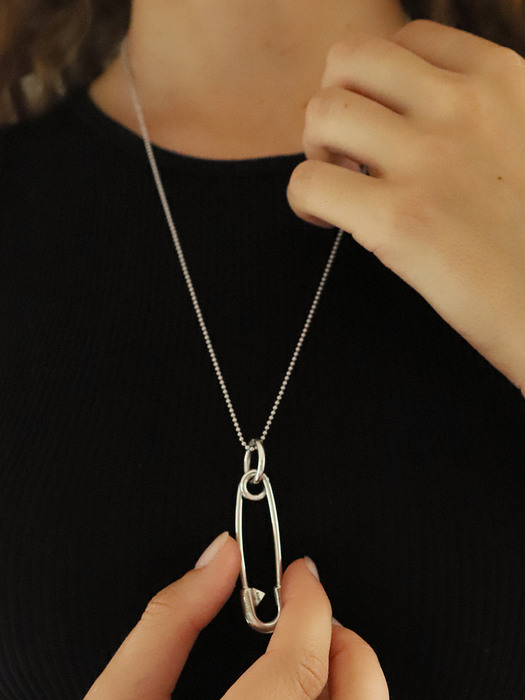 [단독]Big Safe pin 925silver necklace (Silver)