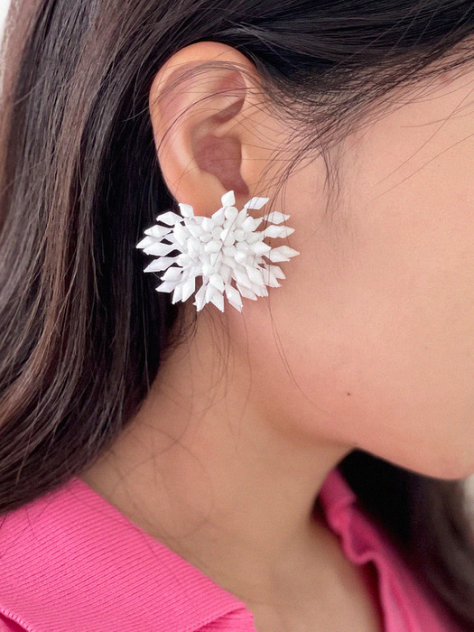 full bloom earring - white