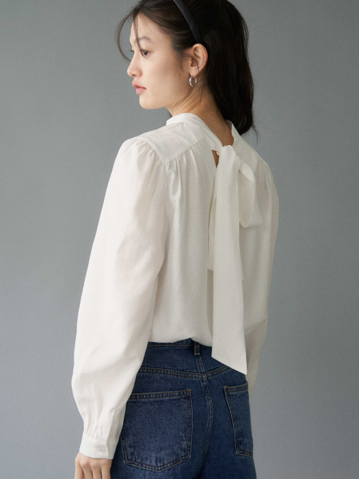 SILKY HIGH NECK TAIL BLOUSE_WHITE