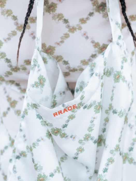 Seasonal Signature Pattern Fabric Bag_Green Flower